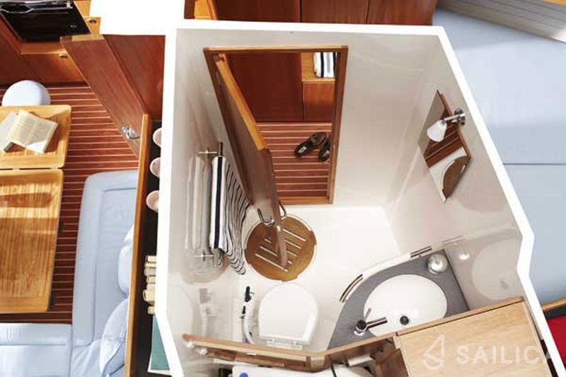 Bavaria 43 Cruiser - Yacht Charter Sailica