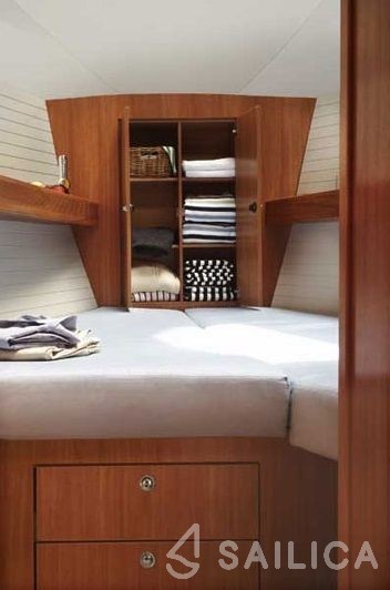 Bavaria 43 Cruiser - Yacht Charter Sailica