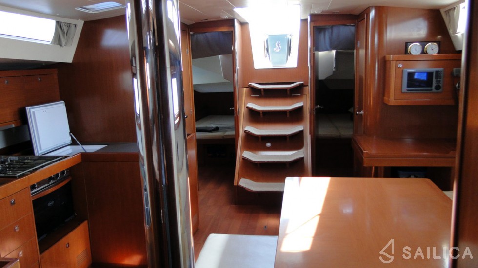 Oceanis 48 - Yacht Charter Sailica