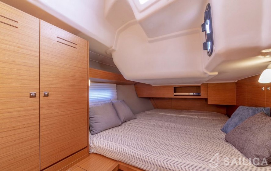 Dufour 430 Grand Large - Yacht Charter Sailica