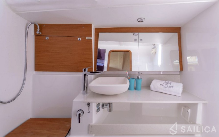 Dufour 430 Grand Large - Yacht Charter Sailica