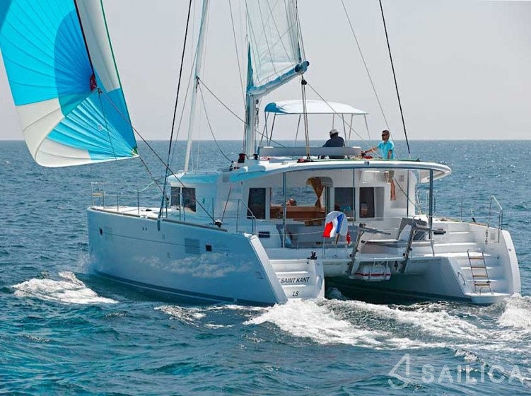 Lagoon 450  Flybridge - Yacht Charter Sailica