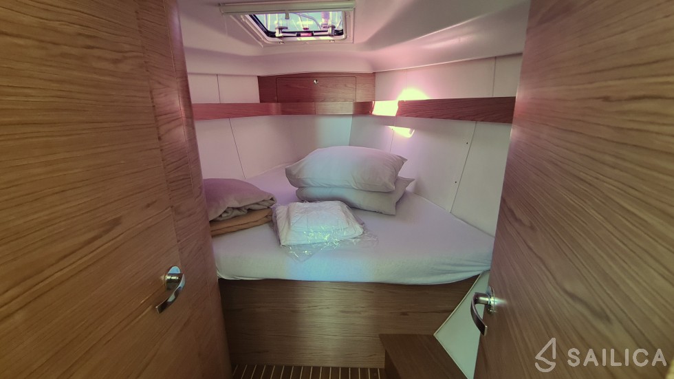 Elan 40 Impression - Yacht Charter Sailica