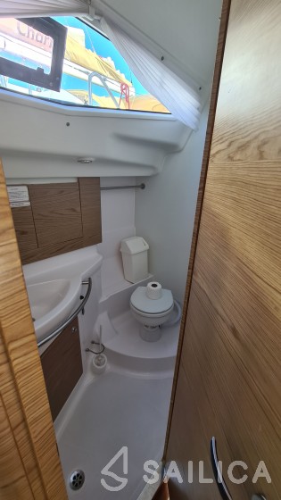 Elan 40 Impression - Yacht Charter Sailica