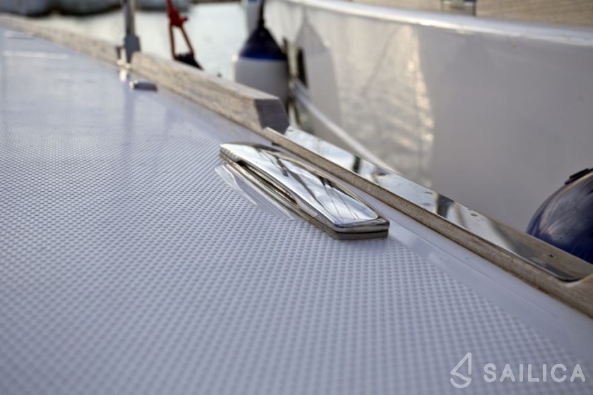 Elan 40 Impression - Yacht Charter Sailica