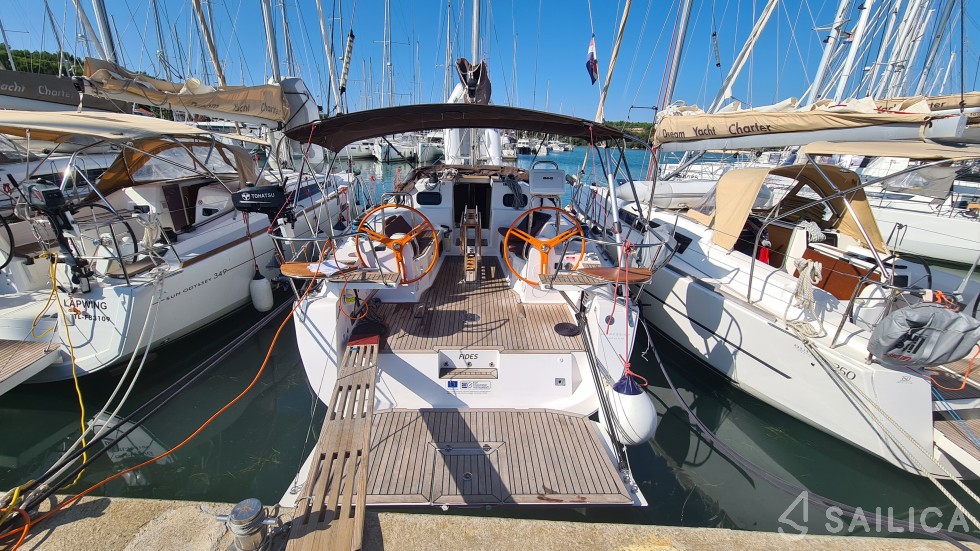 Elan 40 Impression - Yacht Charter Sailica