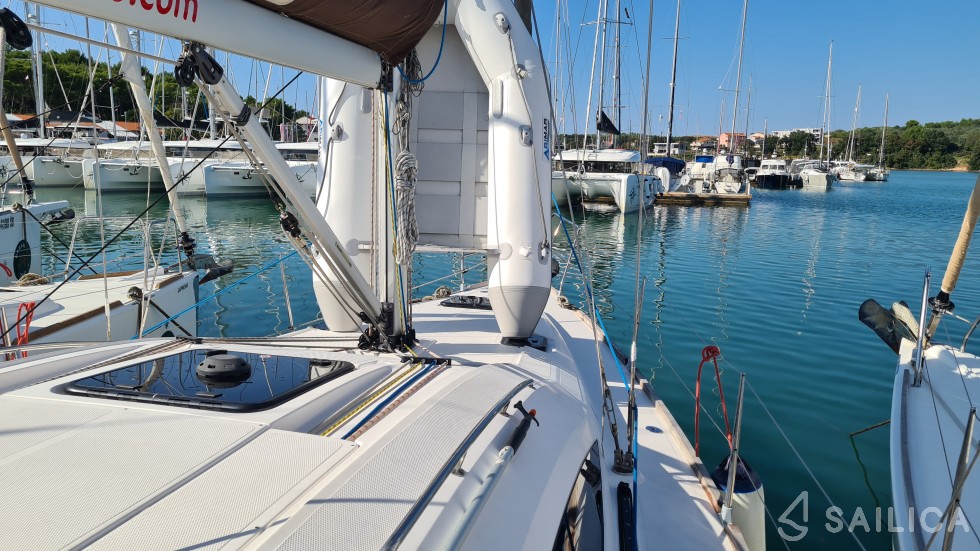 Elan 40 Impression - Yacht Charter Sailica