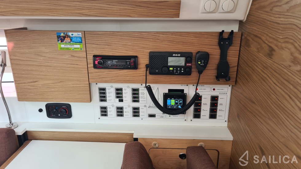 Elan 40 Impression - Yacht Charter Sailica