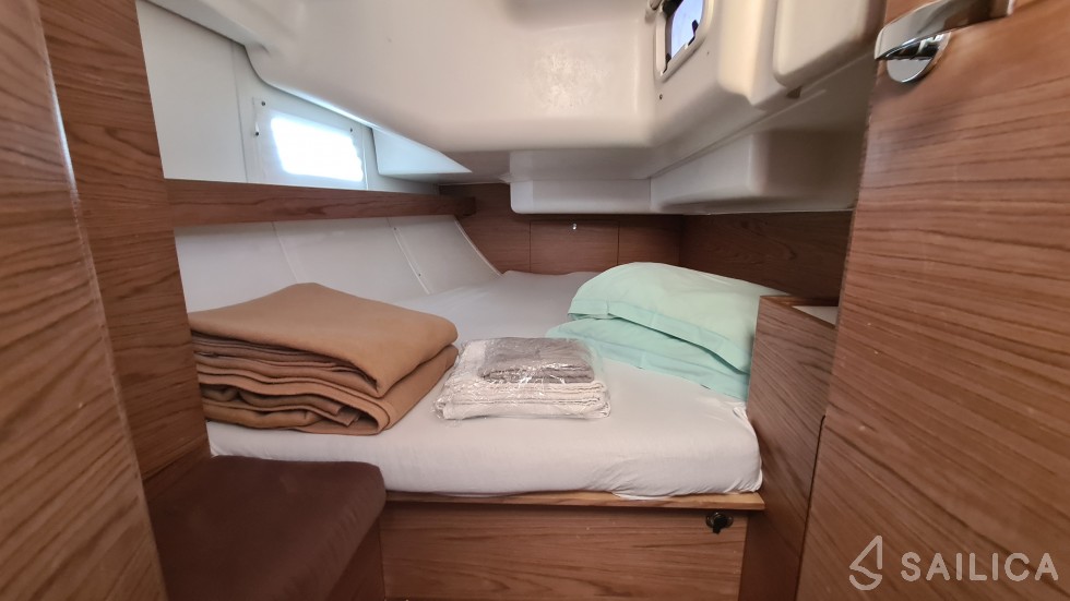 Elan 40 Impression - Yacht Charter Sailica