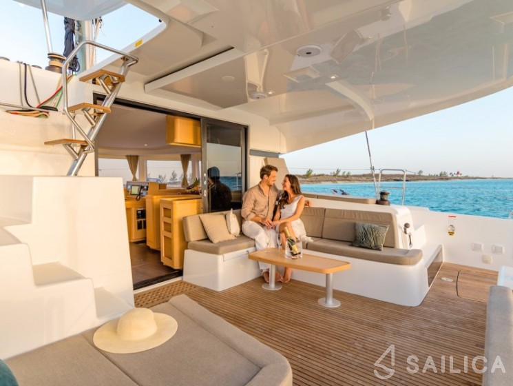 Lagoon 42 - Yacht Charter Sailica