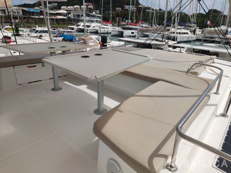 Bali 5.4. - Yacht Charter Sailica