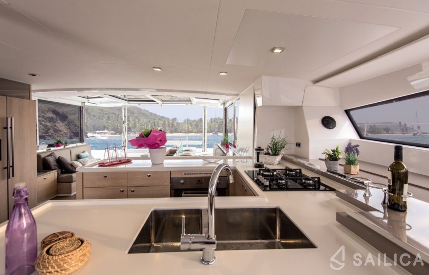Bali 5.4. - Yacht Charter Sailica