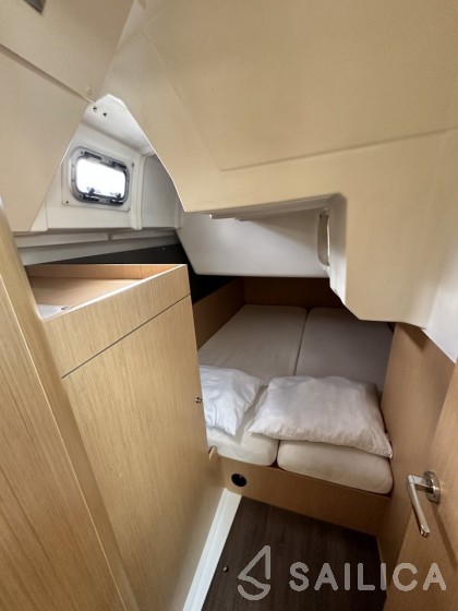 Oceanis 38.1 - Yacht Charter Sailica