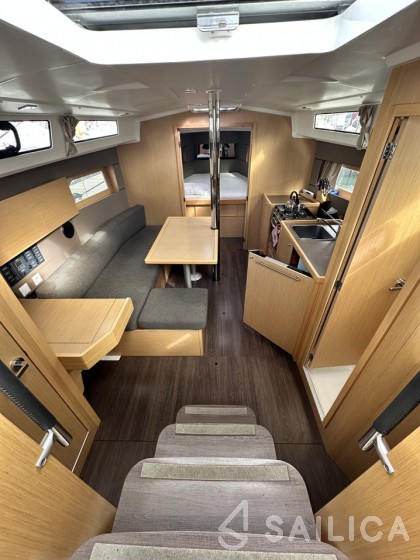 Oceanis 38.1 - Yacht Charter Sailica