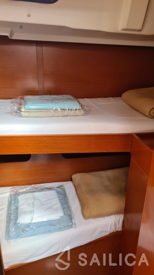 Oceanis 46.1 - Yacht Charter Sailica