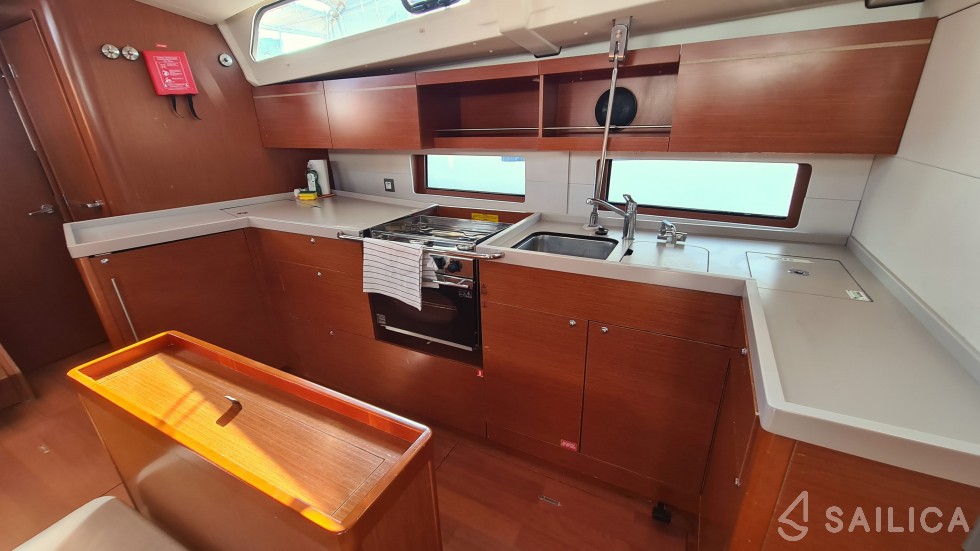 Oceanis 46.1 - Yacht Charter Sailica