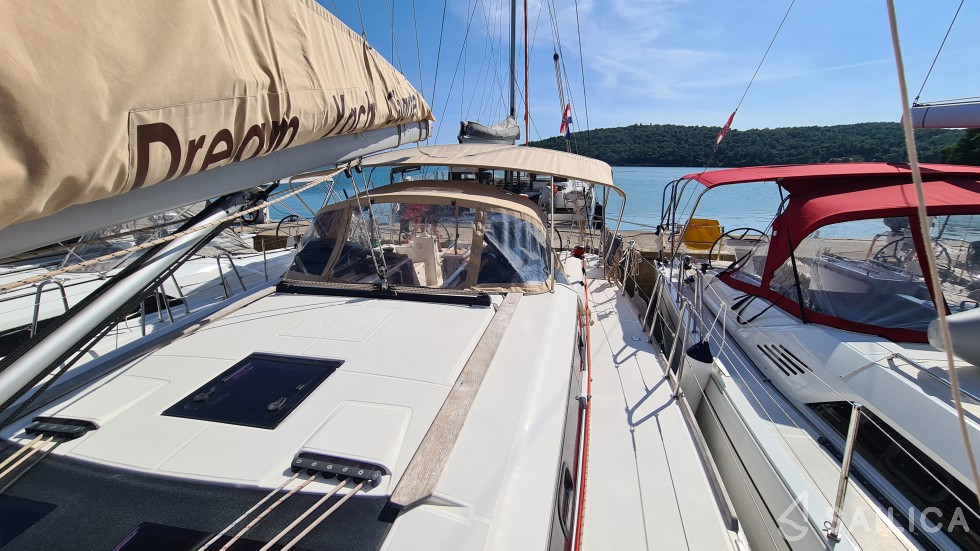 Dufour 460 GL - Yacht Charter Sailica