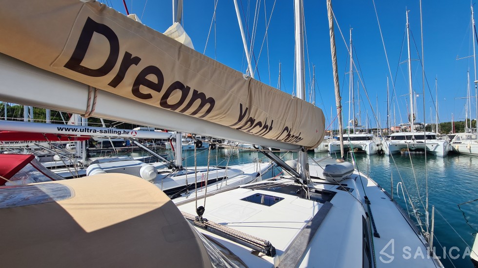 Dufour 460 GL - Yacht Charter Sailica