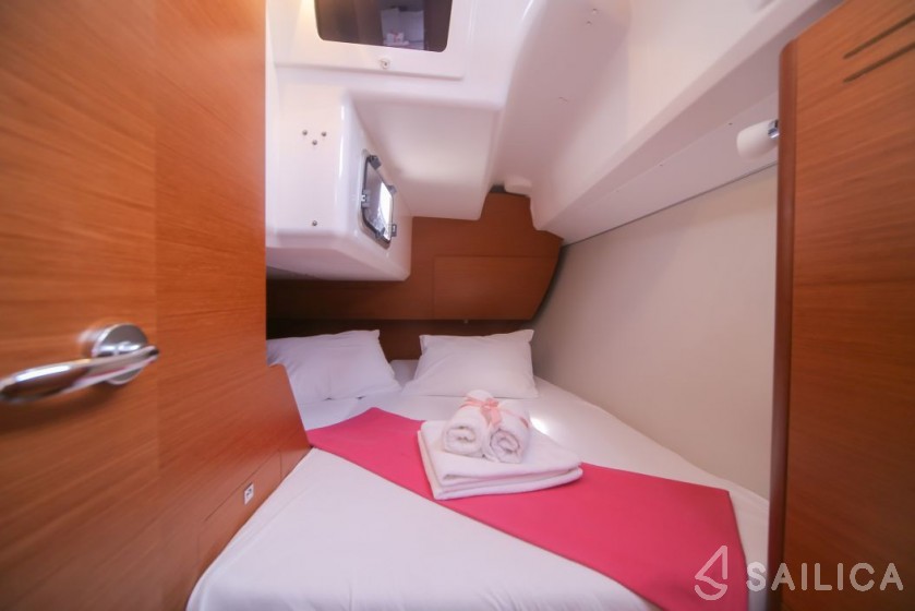 Dufour 310 GL - Yacht Charter Sailica