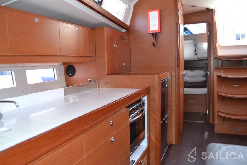 Dufour 460 GL - Yacht Charter Sailica
