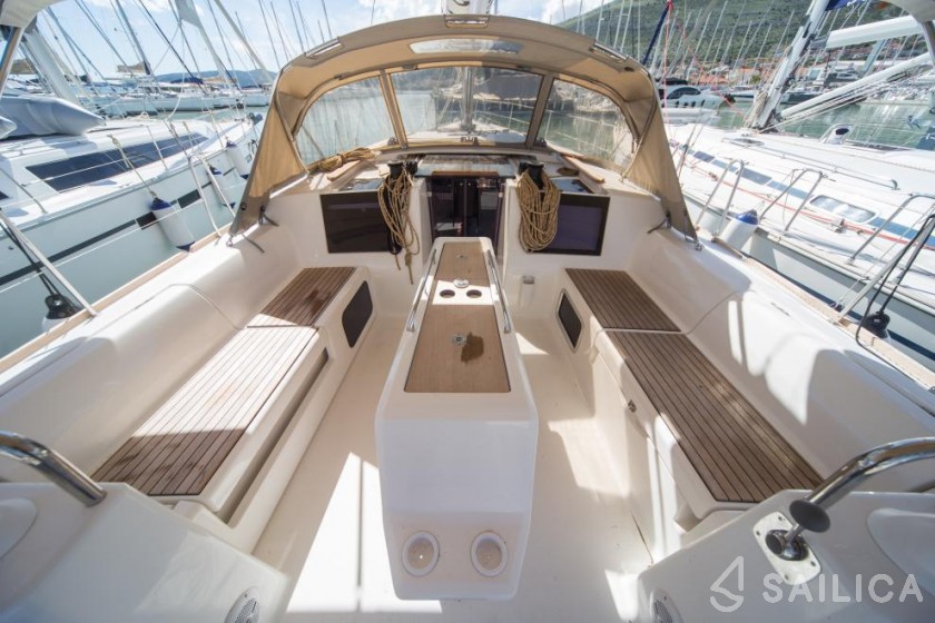 Dufour 460 GL - Yacht Charter Sailica