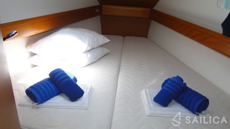 Sun Odyssey 449 - Yacht Charter Sailica