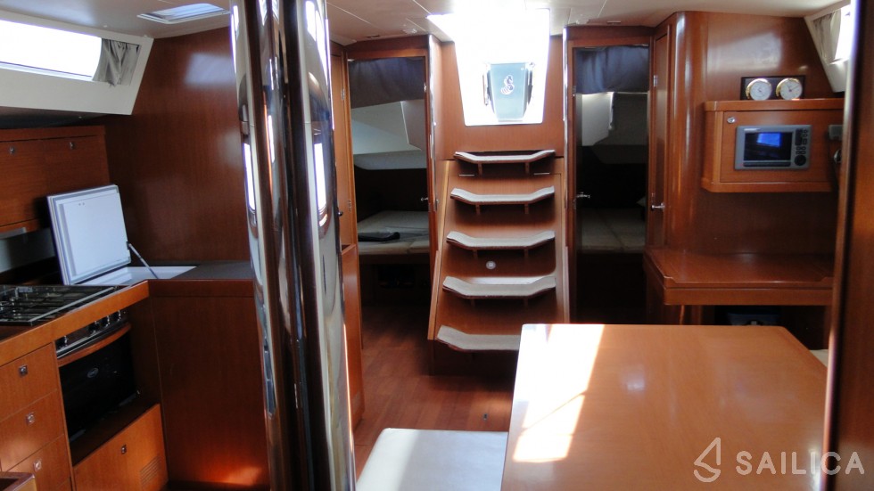 Oceanis 48 - Yacht Charter Sailica