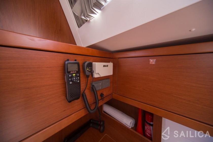 Oceanis 48 - Yacht Charter Sailica