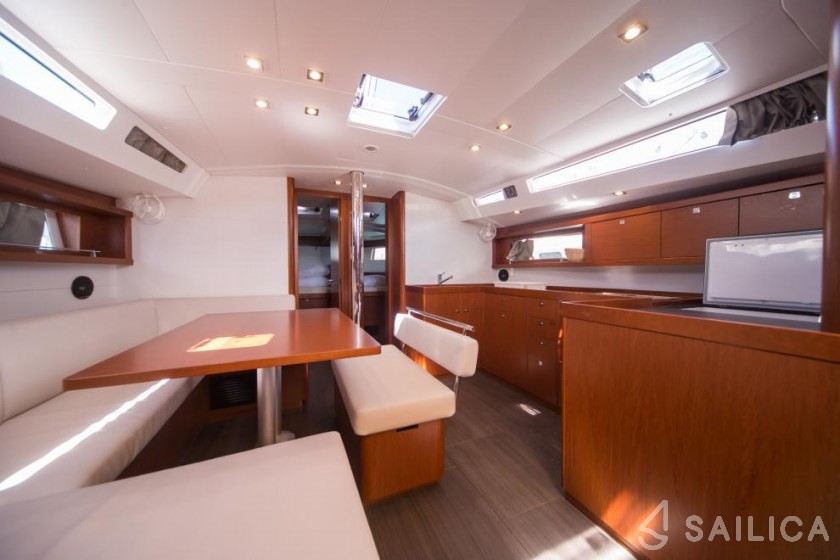 Oceanis 48 - Yacht Charter Sailica