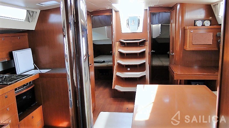 Oceanis 48 - Yacht Charter Sailica