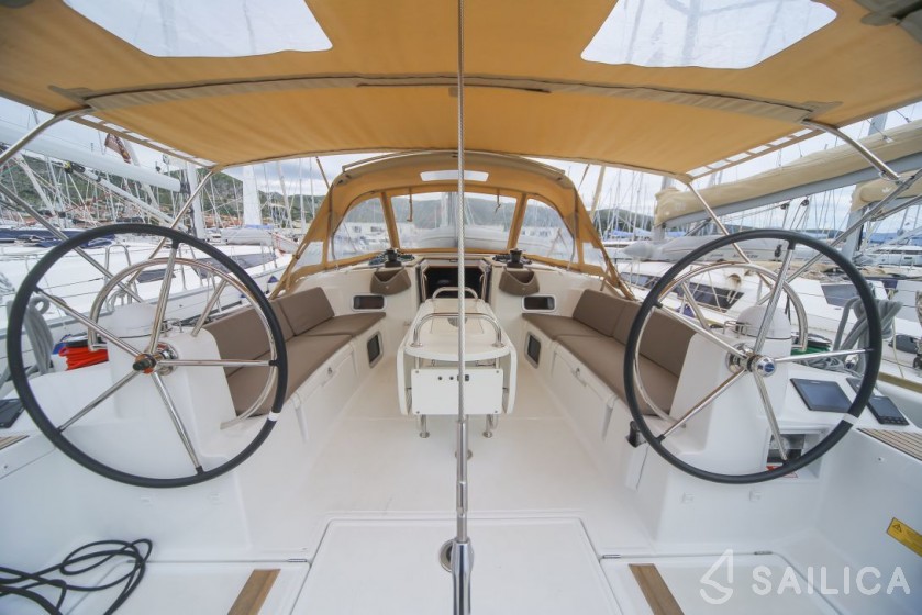Sun Odyssey 519 - Yacht Charter Sailica