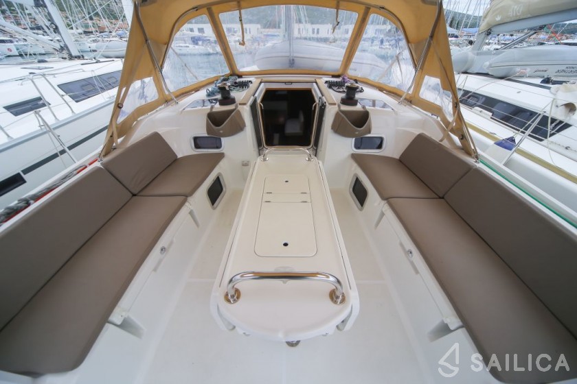 Sun Odyssey 519 - Yacht Charter Sailica