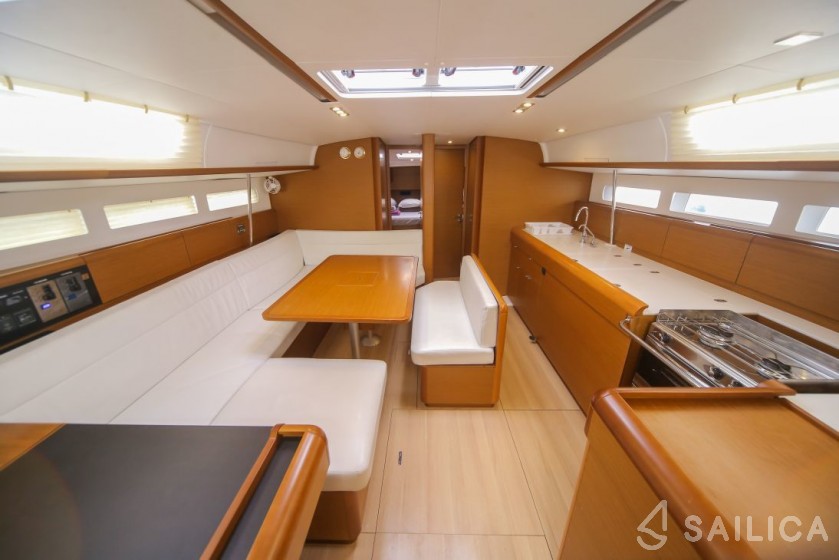 Sun Odyssey 519 - Yacht Charter Sailica