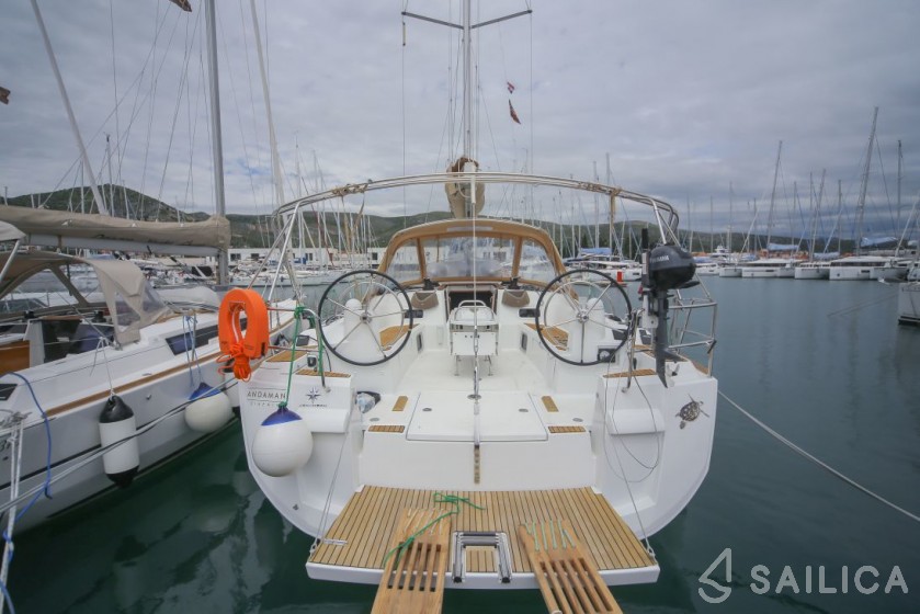 Sun Odyssey 519 - Yacht Charter Sailica