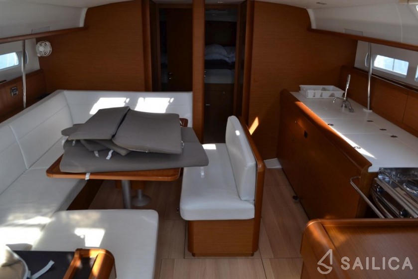 Sun Odyssey 519 - Yacht Charter Sailica