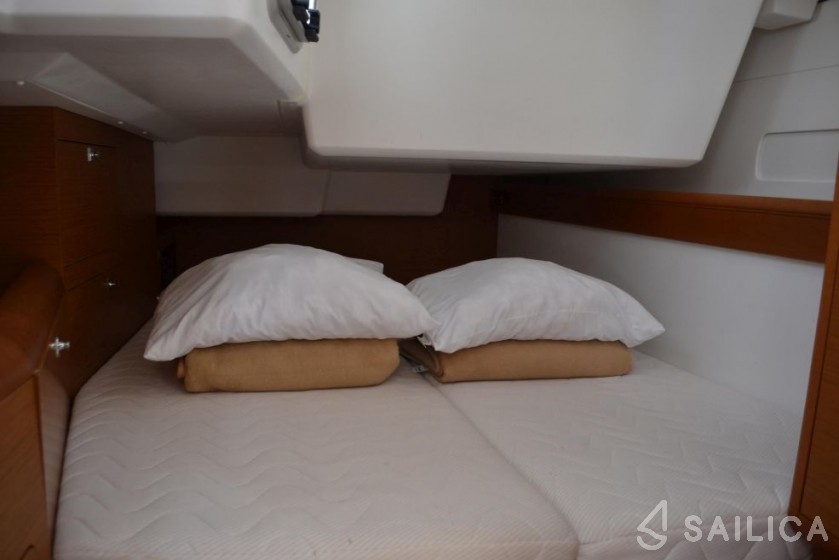 Sun Odyssey 519 - Yacht Charter Sailica