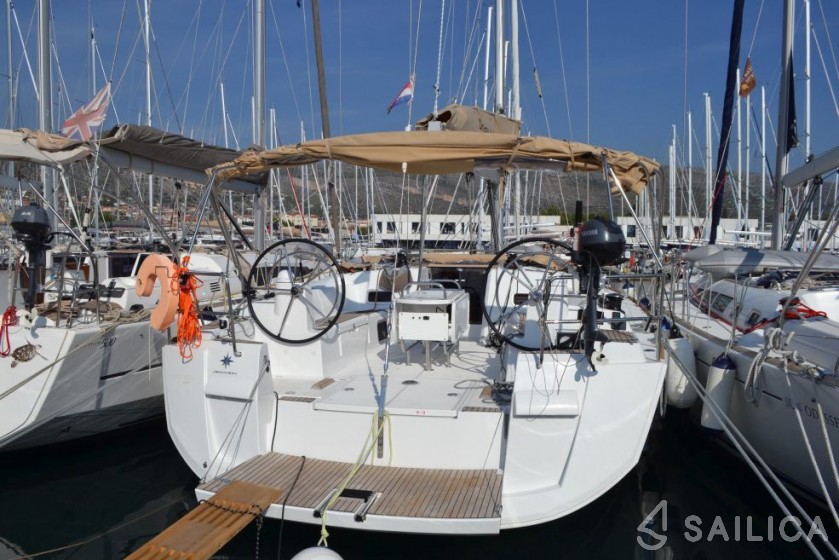 Sun Odyssey 519 - Yacht Charter Sailica