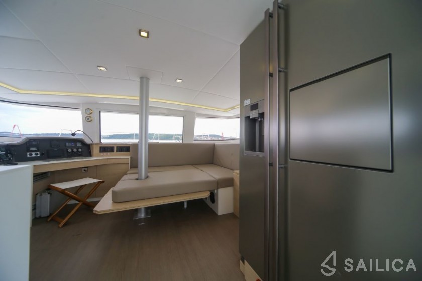 Bali 4.5 - Yacht Charter Sailica