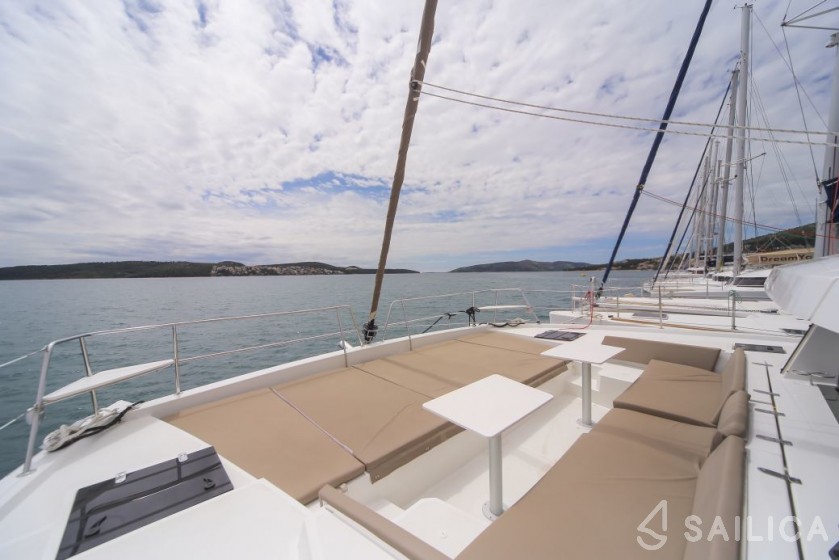 Bali 4.5 - Yacht Charter Sailica
