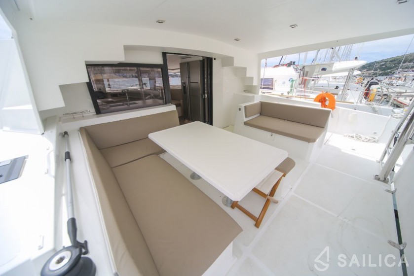 Bali 4.5 - Yacht Charter Sailica