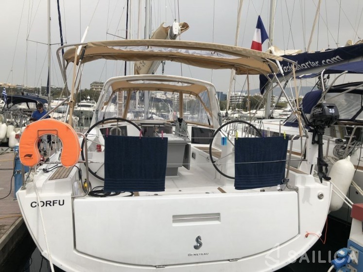 Oceanis 41.1 - Yacht Charter Sailica