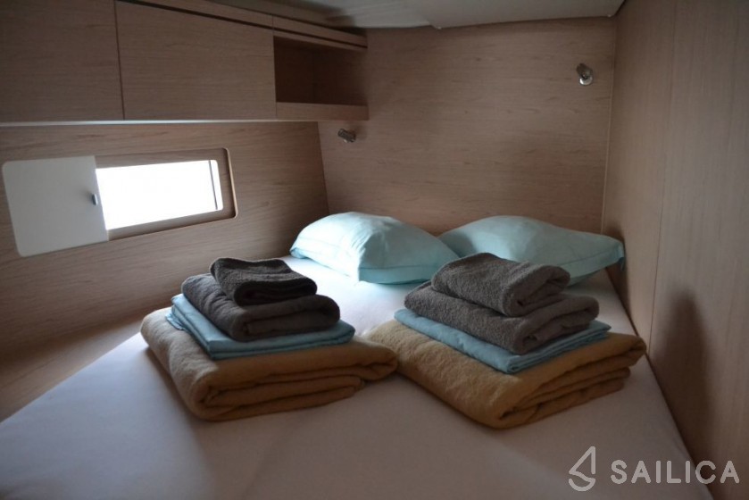 Oceanis 51.1 - Yacht Charter Sailica