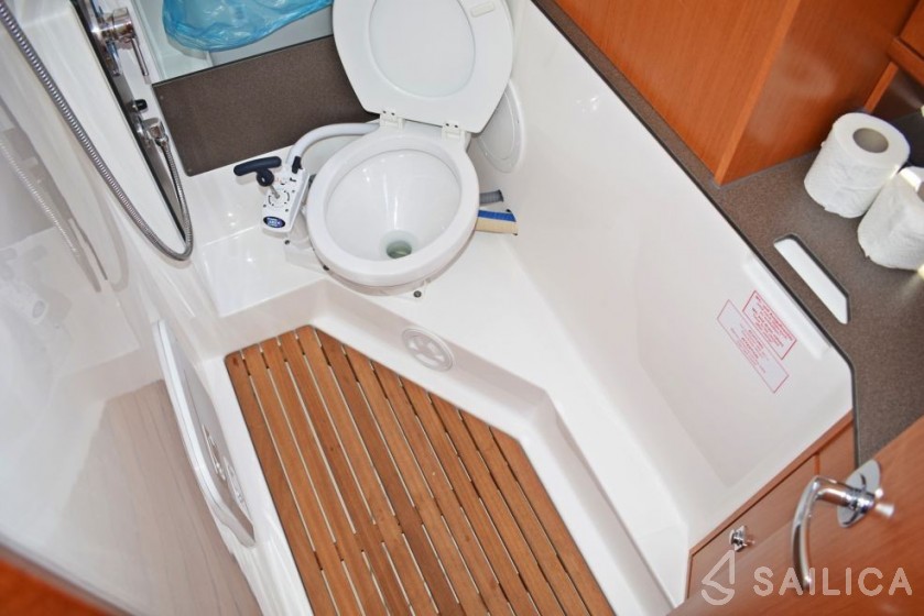 Bavaria 34 Cruiser - Yacht Charter Sailica