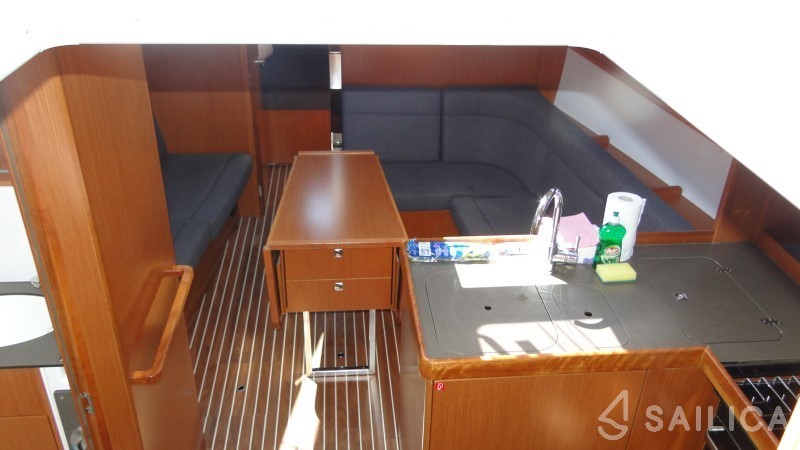 Bavaria 37 Cruiser - Yacht Charter Sailica