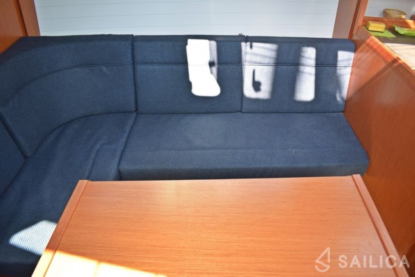 Bavaria 37 Cruiser - Yacht Charter Sailica