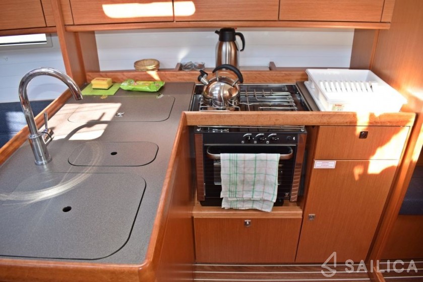 Bavaria 37 Cruiser - Yacht Charter Sailica