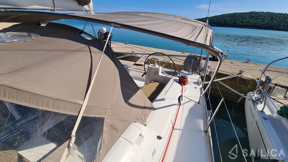 Dufour 460 GL - Yacht Charter Sailica