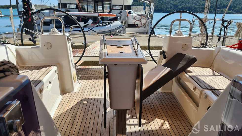 Dufour 460 GL - Yacht Charter Sailica