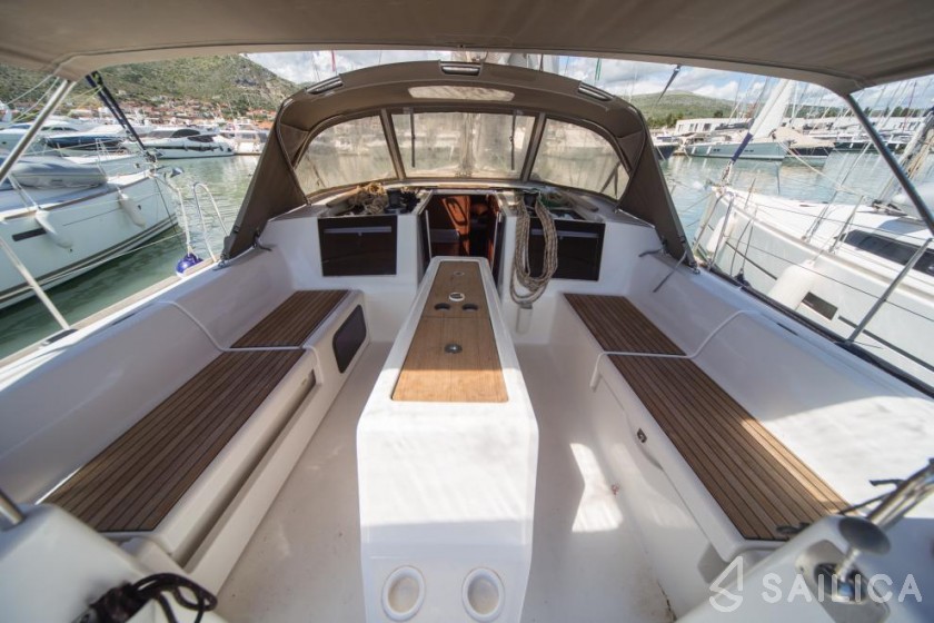 Dufour 460 GL - Yacht Charter Sailica