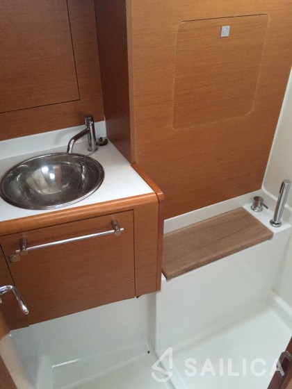 Sun Odyssey 449 - Yacht Charter Sailica